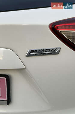 Позашляховик / Кросовер Mazda CX-5 2014 в 