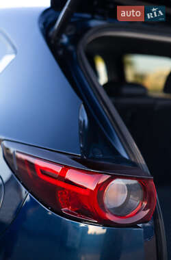 Позашляховик / Кросовер Mazda CX-5 2020 в 