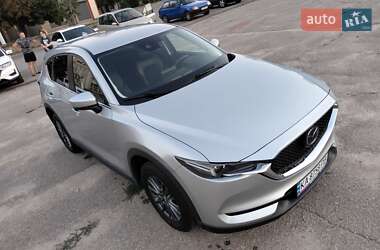 Позашляховик / Кросовер Mazda CX-5 2019 в 