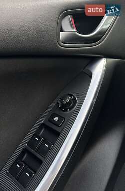 Позашляховик / Кросовер Mazda CX-5 2013 в 