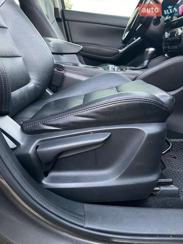 Внедорожник / Кроссовер Mazda CX-5 2016 в Каменском
