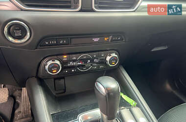 Позашляховик / Кросовер Mazda CX-5 2018 в 