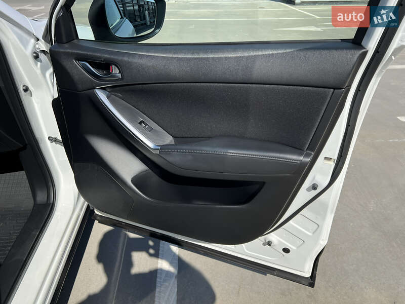 Внедорожник / Кроссовер Mazda CX-5 2016 в Киеве