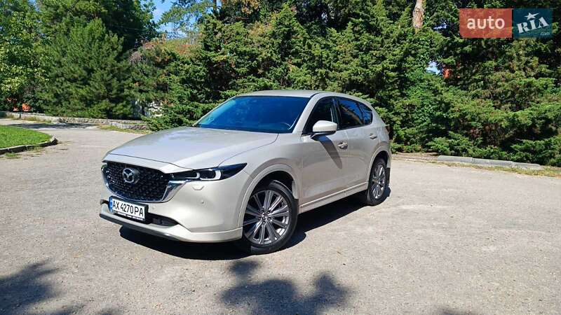 Позашляховик / Кросовер Mazda CX-5 2023 в 