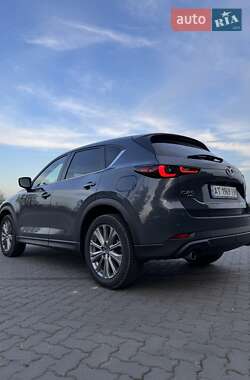 Позашляховик / Кросовер Mazda CX-5 2024 в 