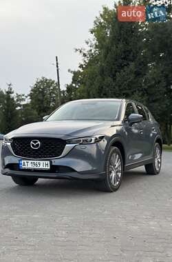 Позашляховик / Кросовер Mazda CX-5 2024 в 