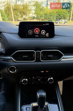 Позашляховик / Кросовер Mazda CX-5 2020 в 