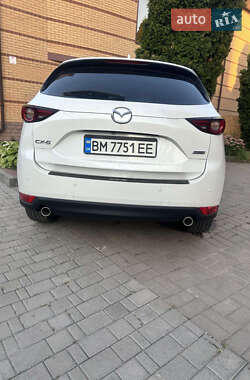Позашляховик / Кросовер Mazda CX-5 2017 в 