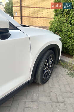 Позашляховик / Кросовер Mazda CX-5 2017 в 