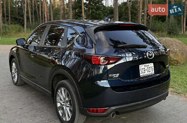 Позашляховик / Кросовер Mazda CX-5 2018 в 
