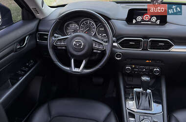 Позашляховик / Кросовер Mazda CX-5 2018 в 