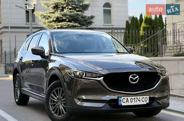 Позашляховик / Кросовер Mazda CX-5 2017 в 