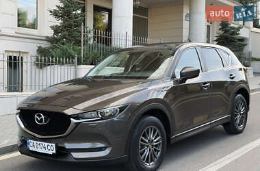 Позашляховик / Кросовер Mazda CX-5 2017 в 