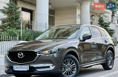 Позашляховик / Кросовер Mazda CX-5 2017 в 