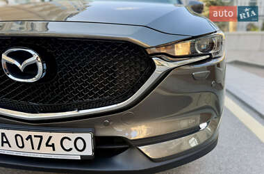Позашляховик / Кросовер Mazda CX-5 2017 в 