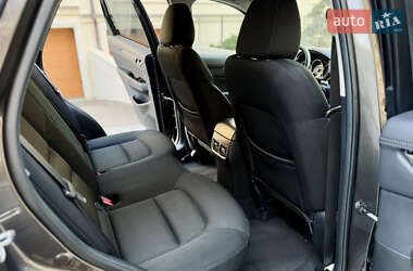 Позашляховик / Кросовер Mazda CX-5 2017 в 