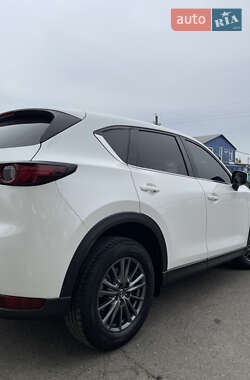 Внедорожник / Кроссовер Mazda CX-5 2017 в 