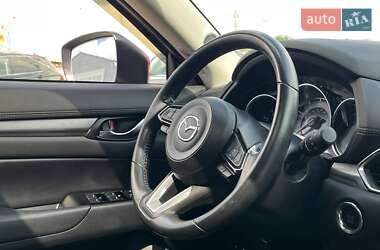 Позашляховик / Кросовер Mazda CX-5 2018 в 