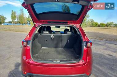 Позашляховик / Кросовер Mazda CX-5 2017 в 