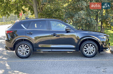 Позашляховик / Кросовер Mazda CX-5 2024 в 