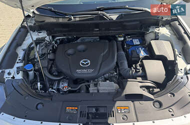 Позашляховик / Кросовер Mazda CX-5 2018 в 