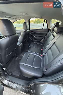 Позашляховик / Кросовер Mazda CX-5 2016 в 