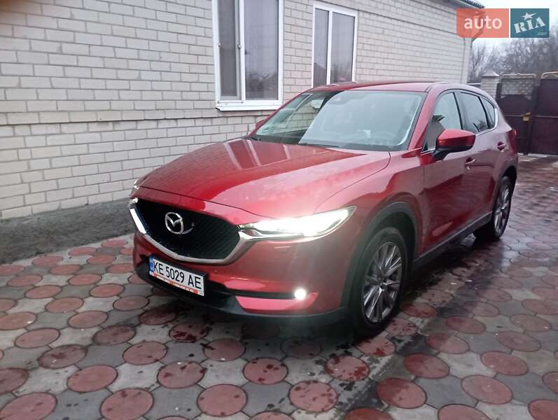 Позашляховик / Кросовер Mazda CX-5 2018 в 
