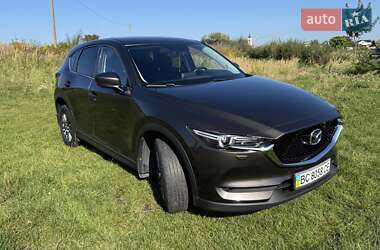 Позашляховик / Кросовер Mazda CX-5 2018 в 