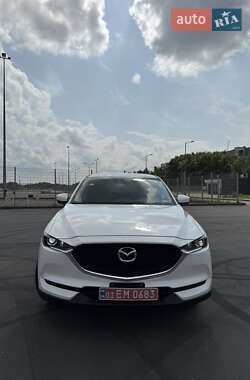 Позашляховик / Кросовер Mazda CX-5 2017 в 