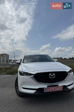 Позашляховик / Кросовер Mazda CX-5 2017 в 