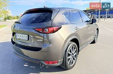 Позашляховик / Кросовер Mazda CX-5 2018 в 