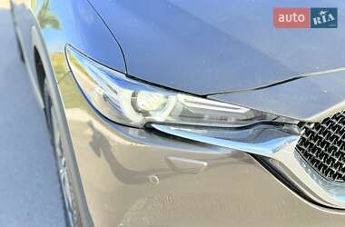 Позашляховик / Кросовер Mazda CX-5 2018 в 