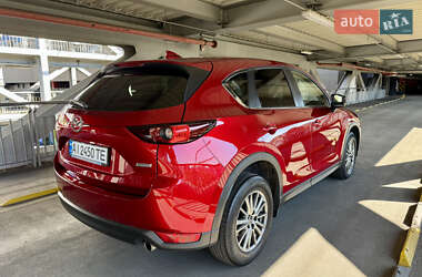 Позашляховик / Кросовер Mazda CX-5 2017 в 