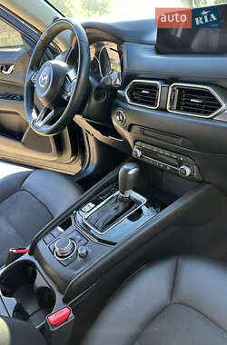 Позашляховик / Кросовер Mazda CX-5 2020 в 