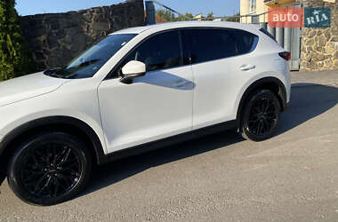 Позашляховик / Кросовер Mazda CX-5 2018 в 