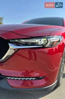 Позашляховик / Кросовер Mazda CX-5 2017 в 