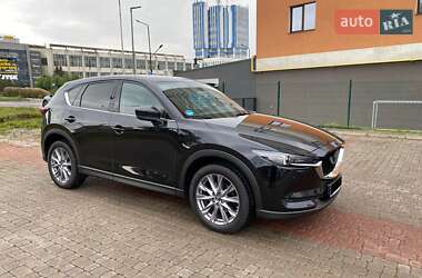 Позашляховик / Кросовер Mazda CX-5 2020 в 