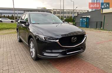 Позашляховик / Кросовер Mazda CX-5 2020 в 