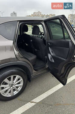 Позашляховик / Кросовер Mazda CX-5 2016 в 