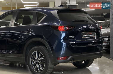 Позашляховик / Кросовер Mazda CX-5 2018 в 