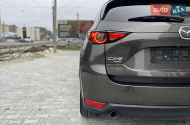 Позашляховик / Кросовер Mazda CX-5 2018 в 