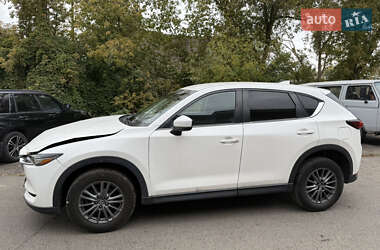 Внедорожник / Кроссовер Mazda CX-5 2017 в 