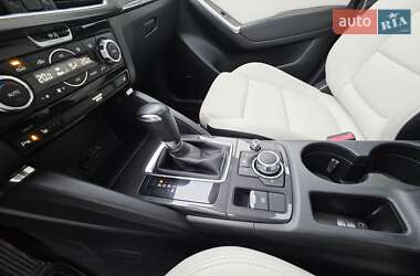 Позашляховик / Кросовер Mazda CX-5 2017 в 
