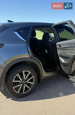 Позашляховик / Кросовер Mazda CX-5 2018 в 