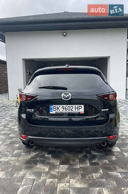 Внедорожник / Кроссовер Mazda CX-5 2018 в 