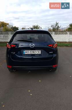 Позашляховик / Кросовер Mazda CX-5 2018 в 