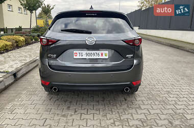 Позашляховик / Кросовер Mazda CX-5 2018 в 