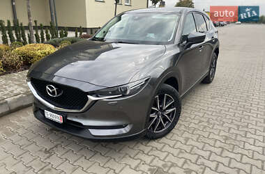 Позашляховик / Кросовер Mazda CX-5 2018 в 
