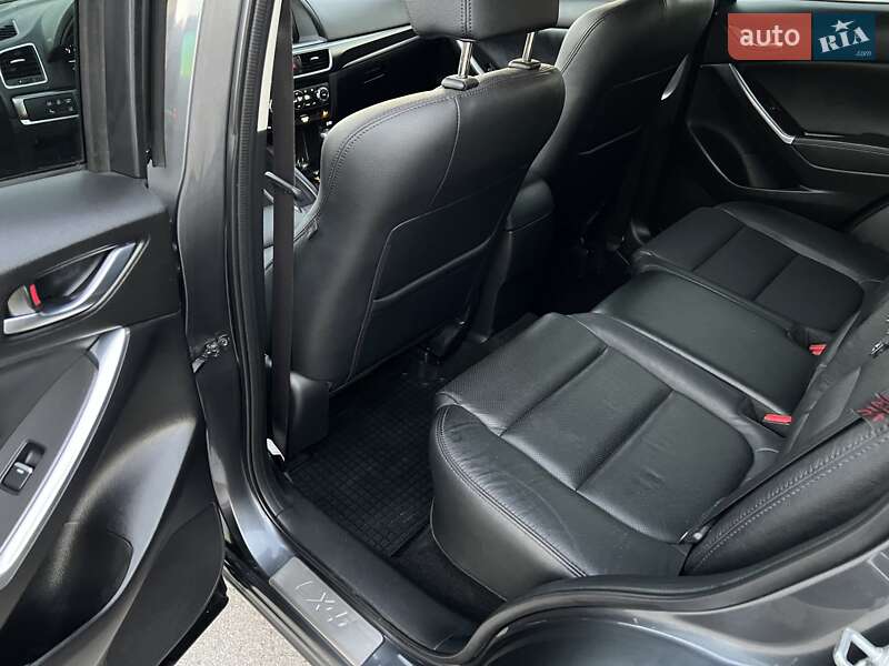 Позашляховик / Кросовер Mazda CX-5 2016 в Радивиліві