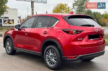 Позашляховик / Кросовер Mazda CX-5 2017 в 